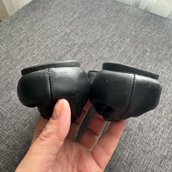 Tory Burch Black Leather Reva Logo Ballet Flats - Size 9 - Picture 8 of 14